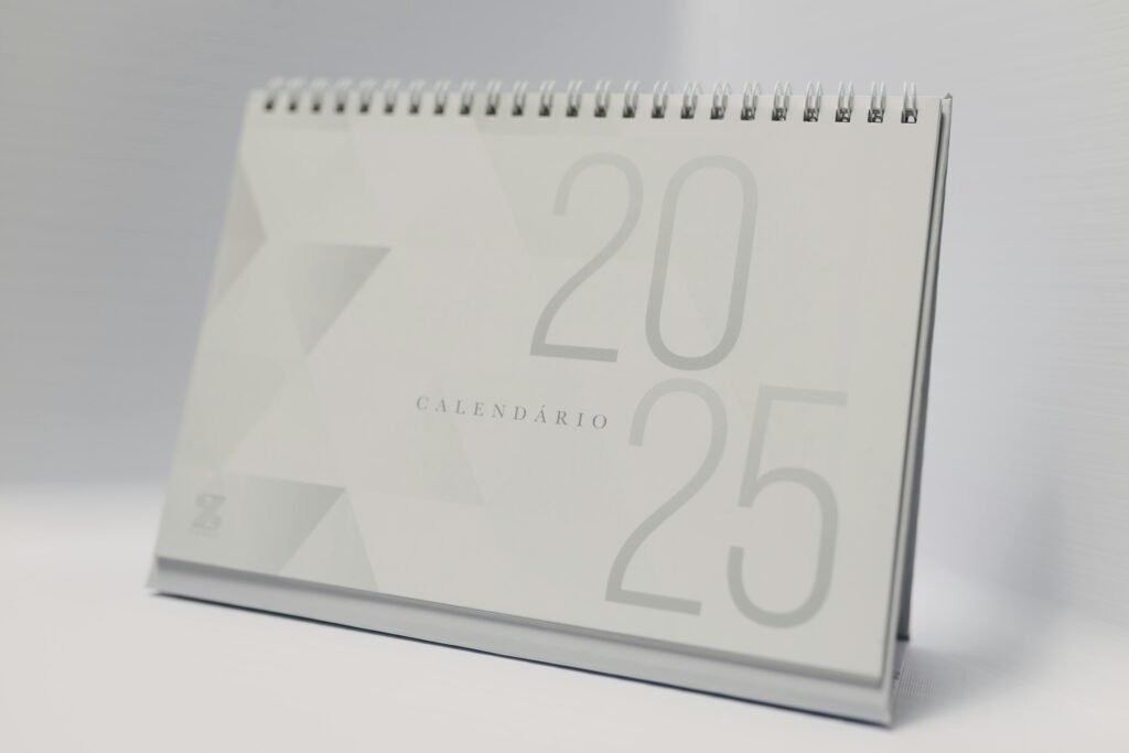 Minimalist 2025 desk calendar with a modern design, perfect for planning and organizing your year.